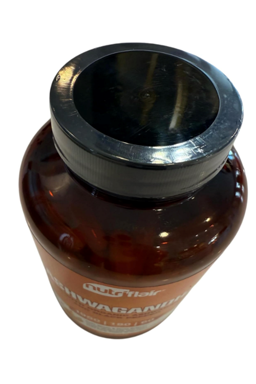 NutriFlair Organic Asvaganda  Root Extract Black Pepper  - 180 Capsul  Made in USA.